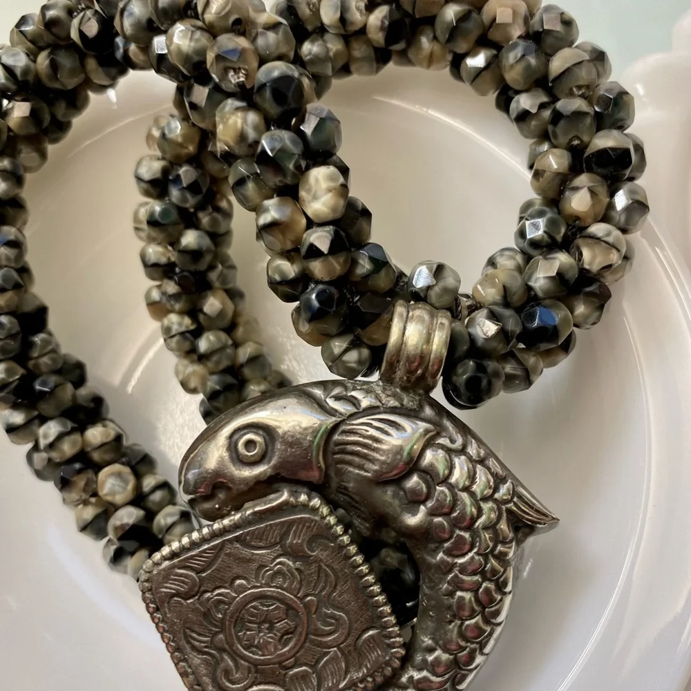 Designer Catherine Hysell choker beaded necklace and pendant - Picture 14 of 16